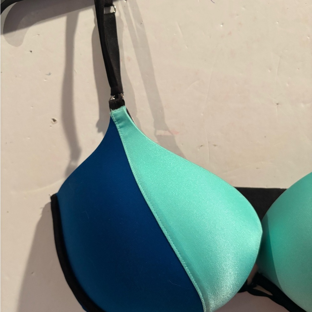 Victoria’s Secret Sz 36D Bombshell Plunge Colorblock Underwire Bra - Picture 2 of 10